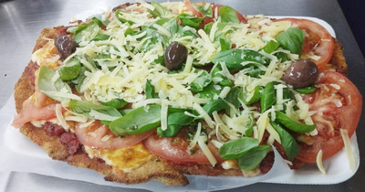 Milanesa capresse super especial con guarnición