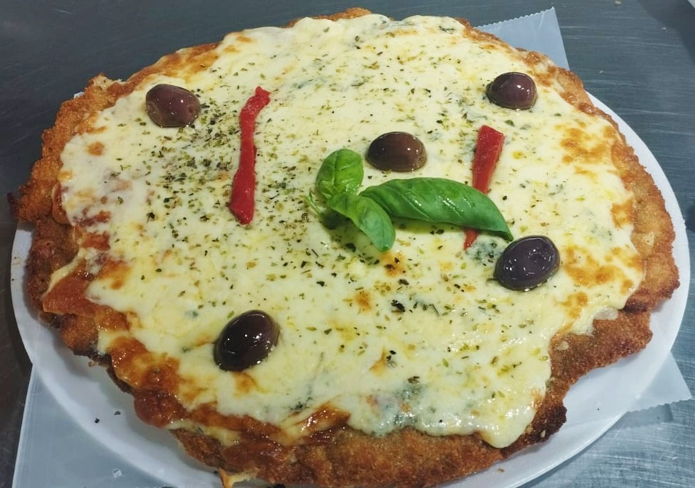 Milanesa al roquefort con guarnición