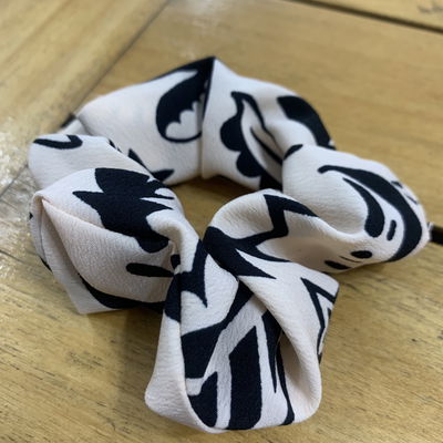 Scrunchie clásico  Ema